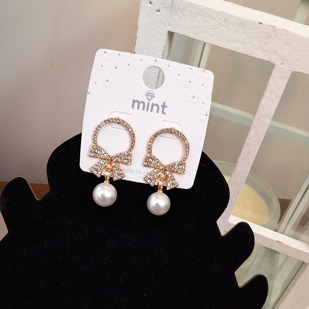 NEW Rhinestone & Bow Dangle Earrings